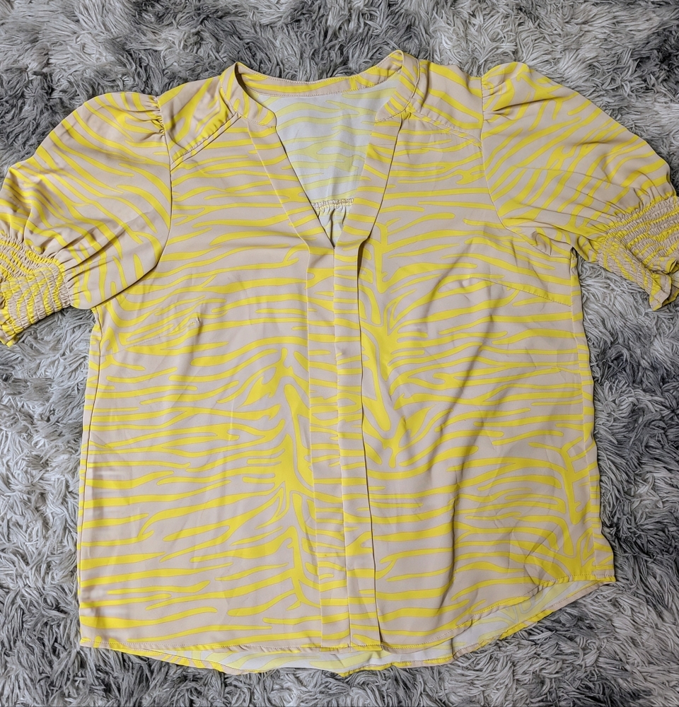 Zebra Animal Print XL Yellow and Tan Puff Sleeve with V-Neck Top - Picture 2 of 9
